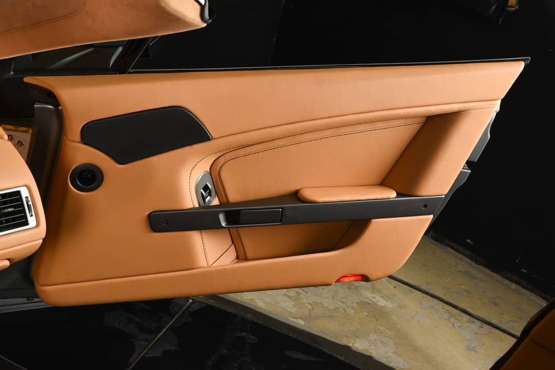2011 Aston Martin V8 Vantage Roadster — photo 37