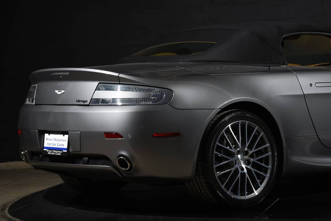 2011 Aston Martin V8 Vantage Roadster — photo 38