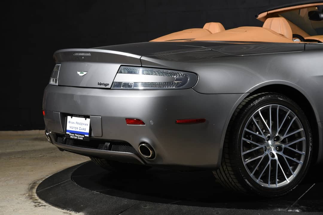 2011 Aston Martin V8 Vantage Roadster — photo 39