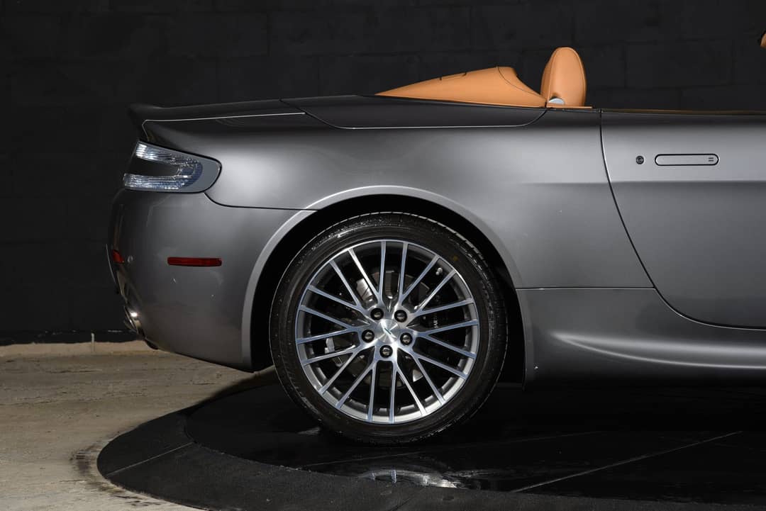 2011 Aston Martin V8 Vantage Roadster — photo 40