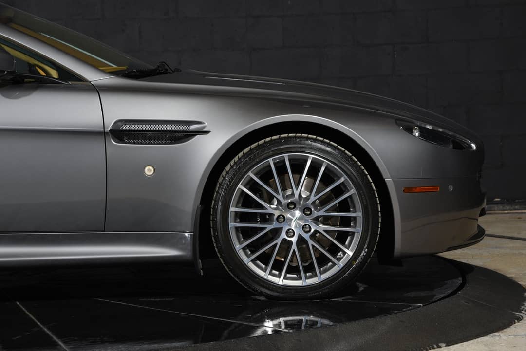 2011 Aston Martin V8 Vantage Roadster — photo 41