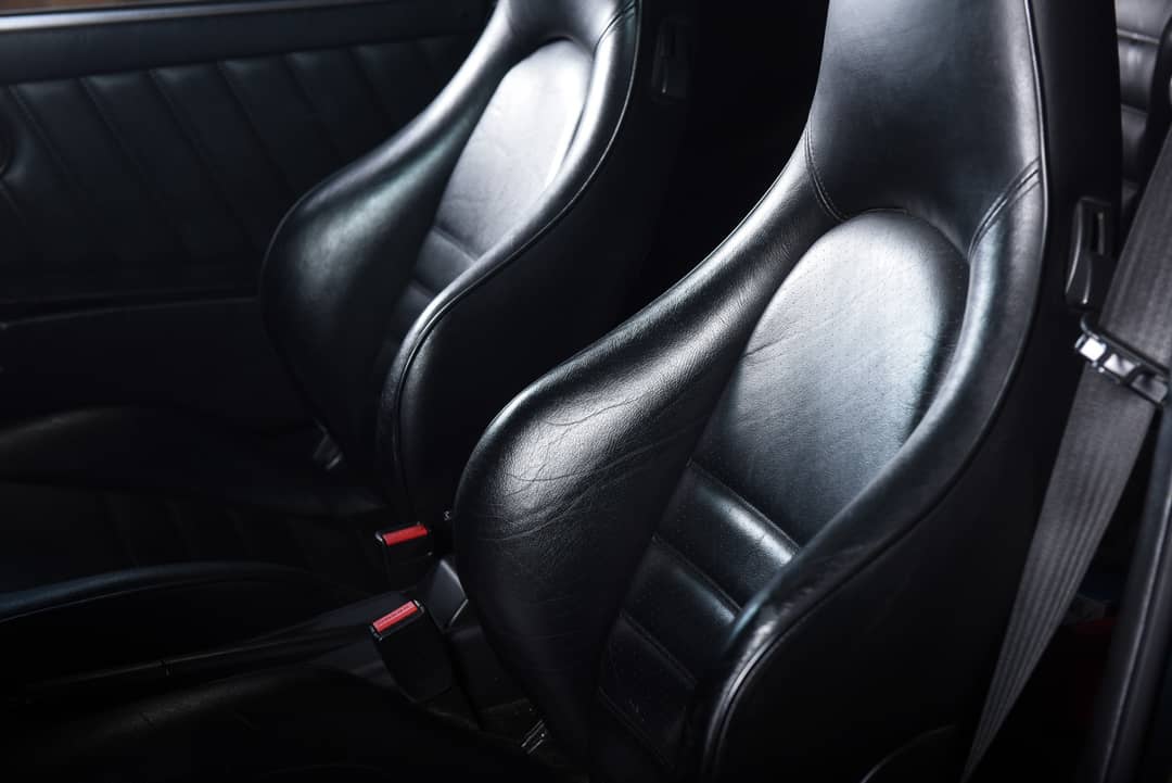 1990 Porsche 911 Carrera 4 — photo 12