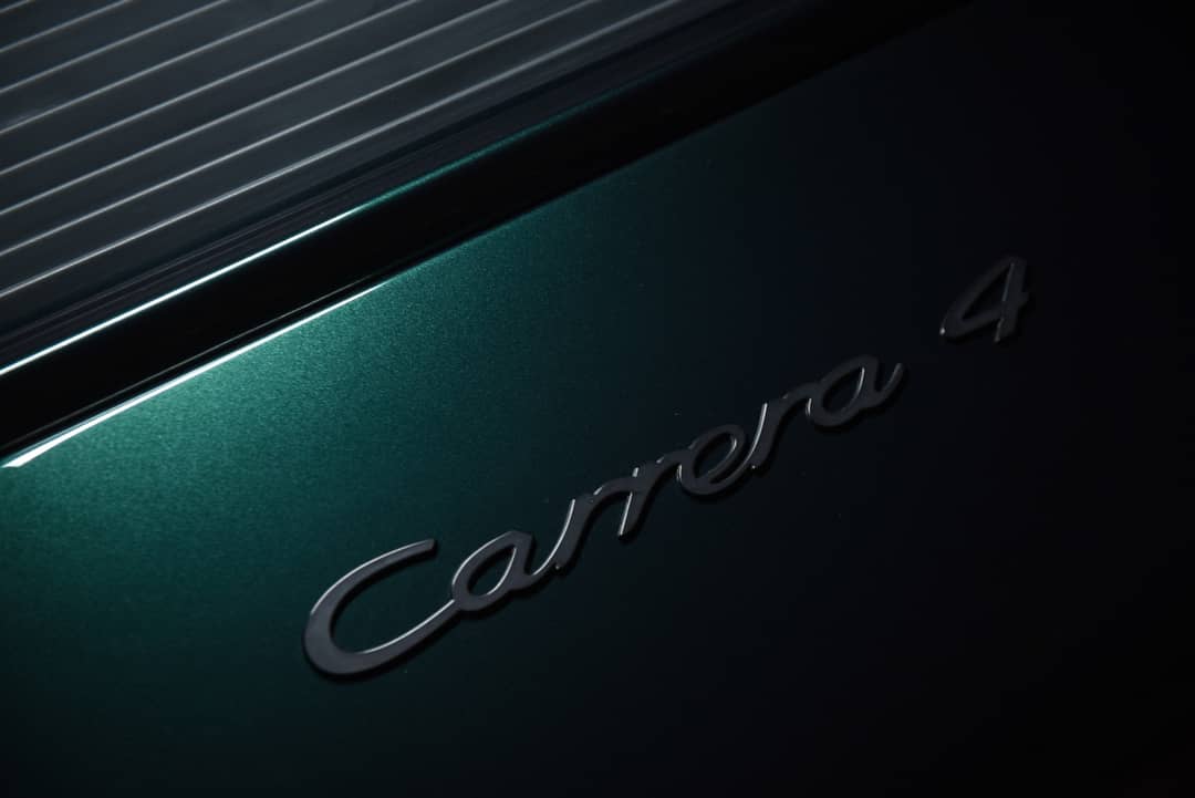 1990 Porsche 911 Carrera 4 — photo 14