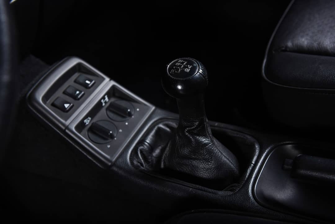 1990 Porsche 911 Carrera 4 — photo 9