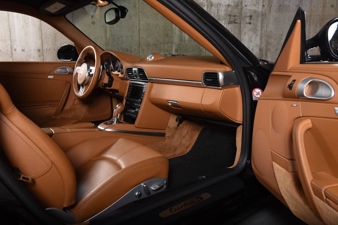 2011 Porsche 911 Turbo S — photo 23