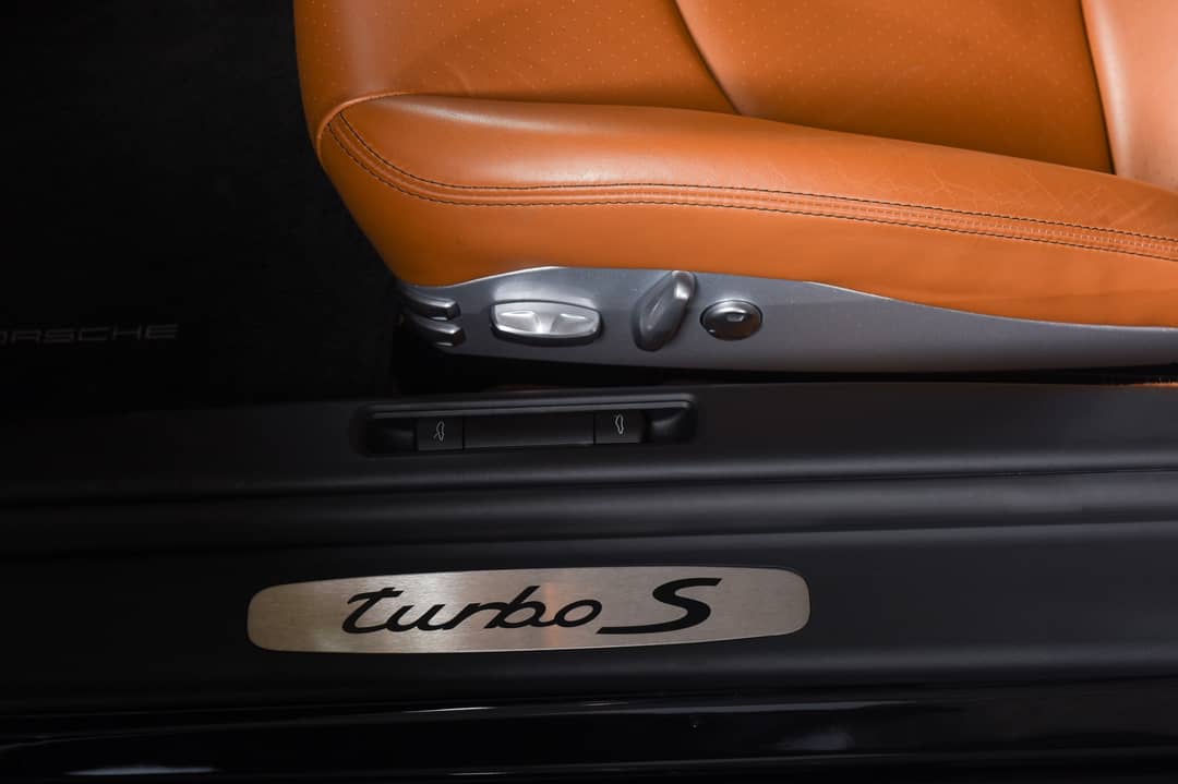 2011 Porsche 911 Turbo S — photo 36