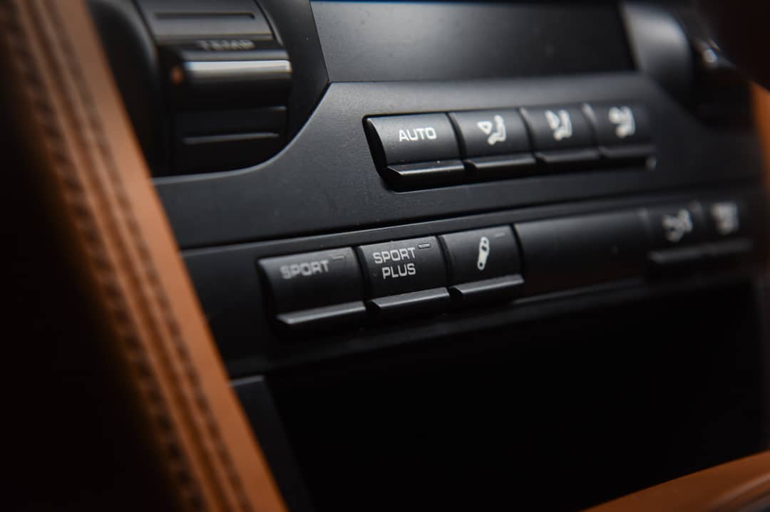 2011 Porsche 911 Turbo S — photo 46