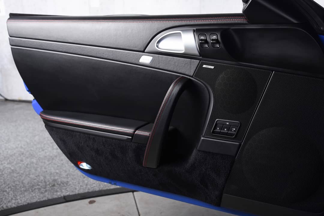 2011 Porsche 911 Carrera 4S — photo 25