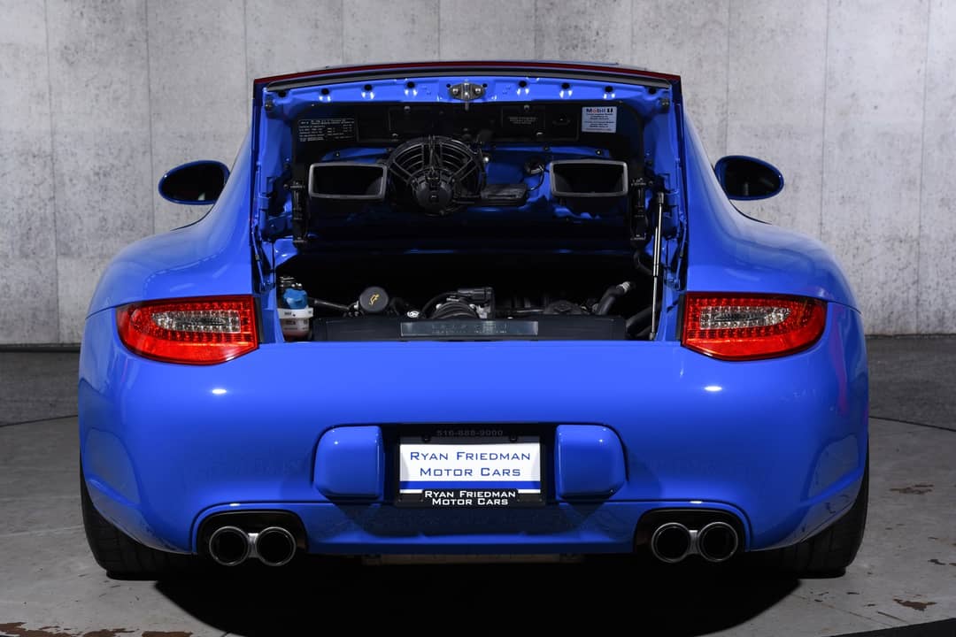 2011 Porsche 911 Carrera 4S — photo 36