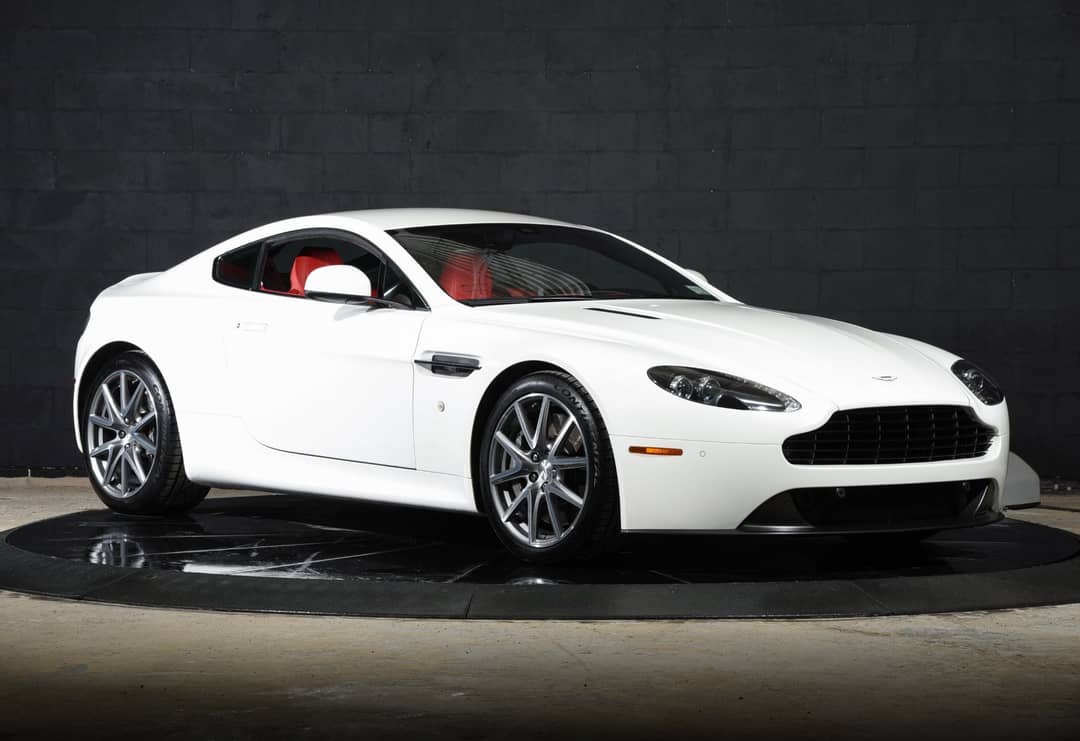 2013 Aston Martin V8 Vantage — photo 2