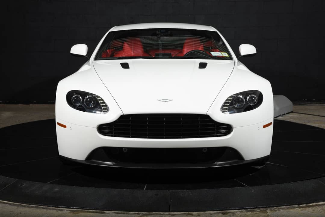 2013 Aston Martin V8 Vantage — photo 11