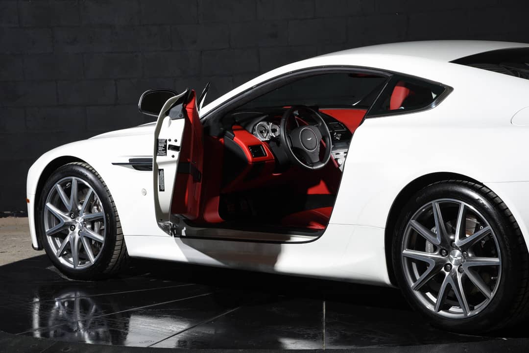 2013 Aston Martin V8 Vantage — photo 12