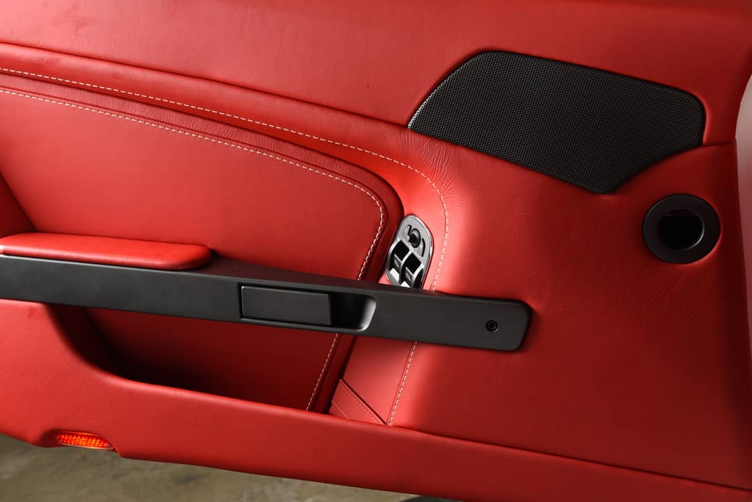 2013 Aston Martin V8 Vantage — photo 13