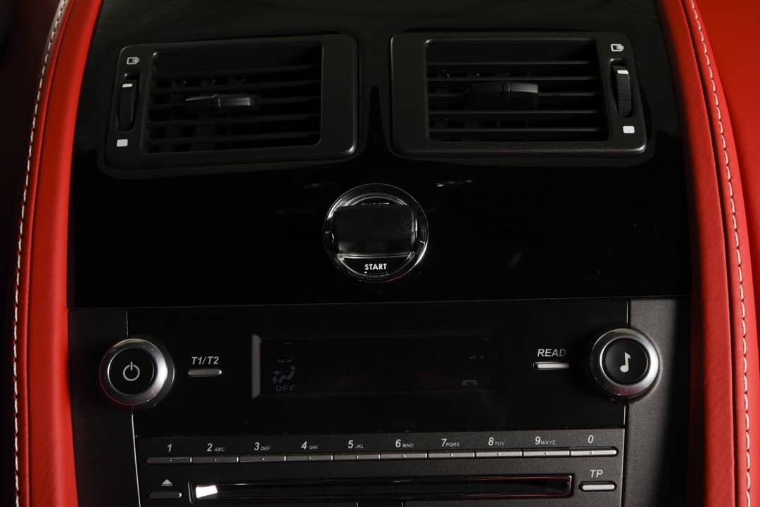 2013 Aston Martin V8 Vantage — photo 19