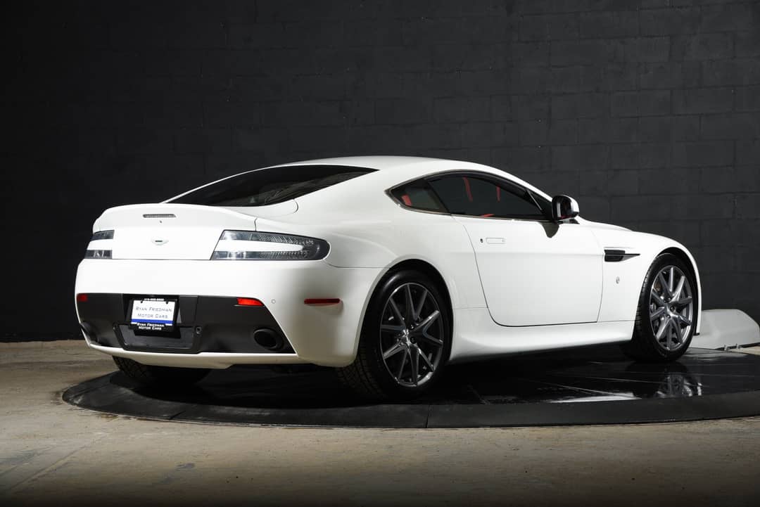 2013 Aston Martin V8 Vantage — photo 3