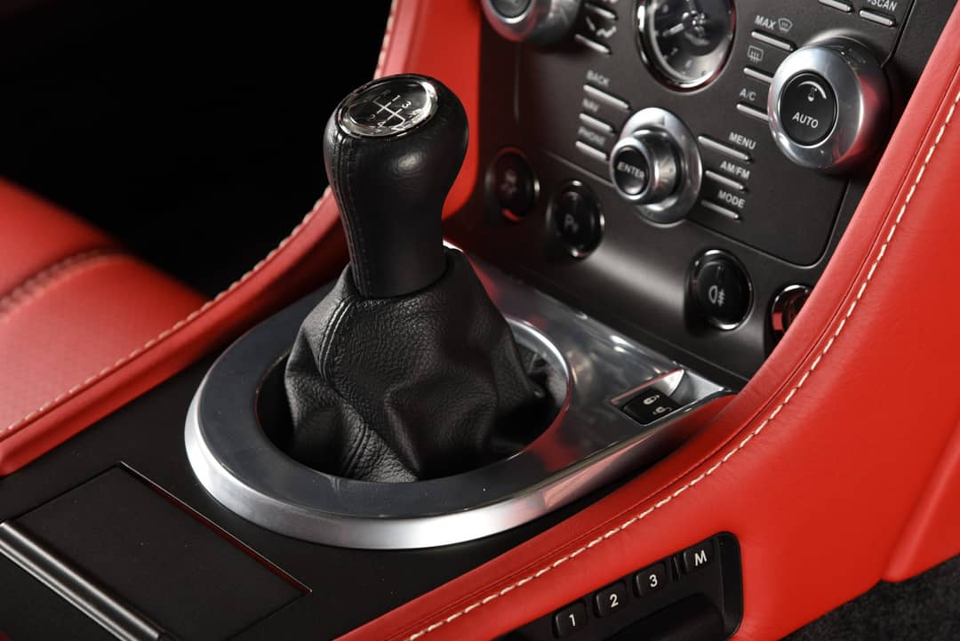 2013 Aston Martin V8 Vantage — photo 22
