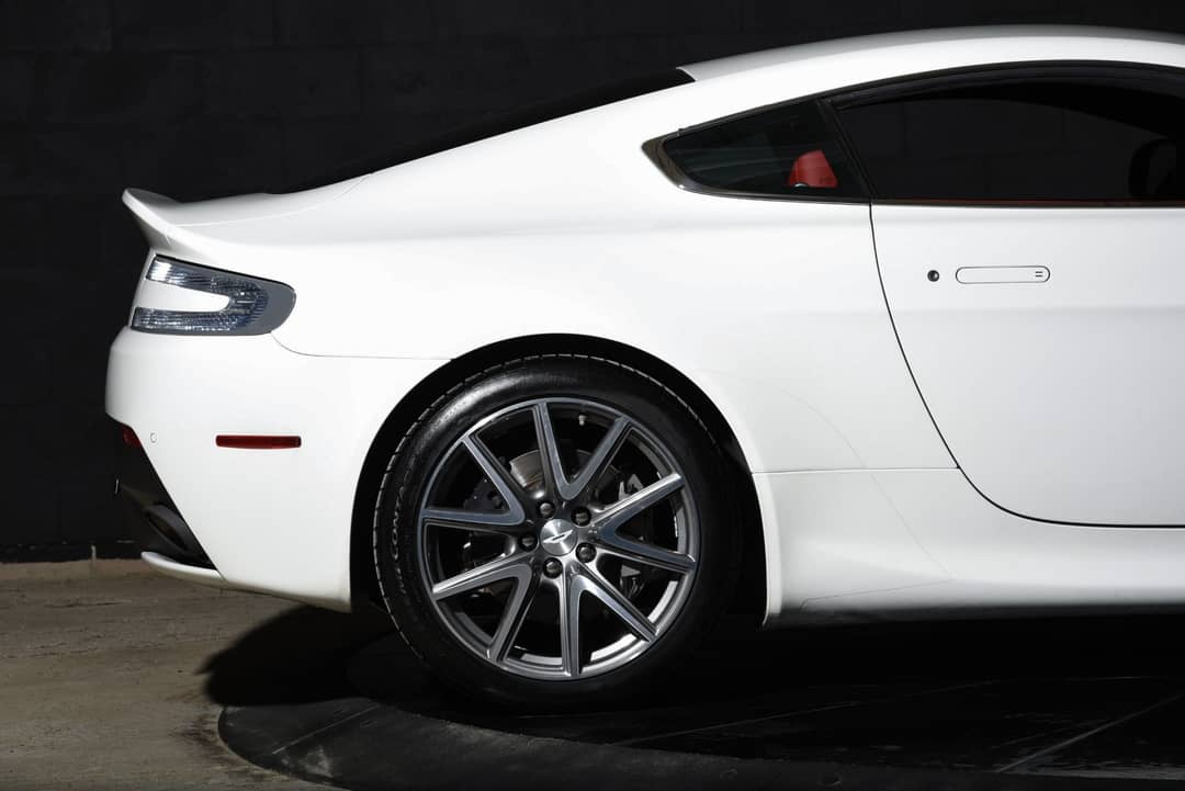 2013 Aston Martin V8 Vantage — photo 28