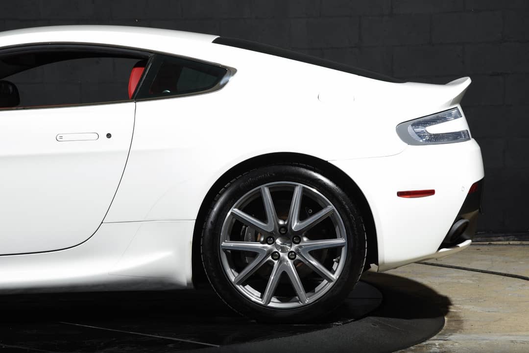 2013 Aston Martin V8 Vantage — photo 38