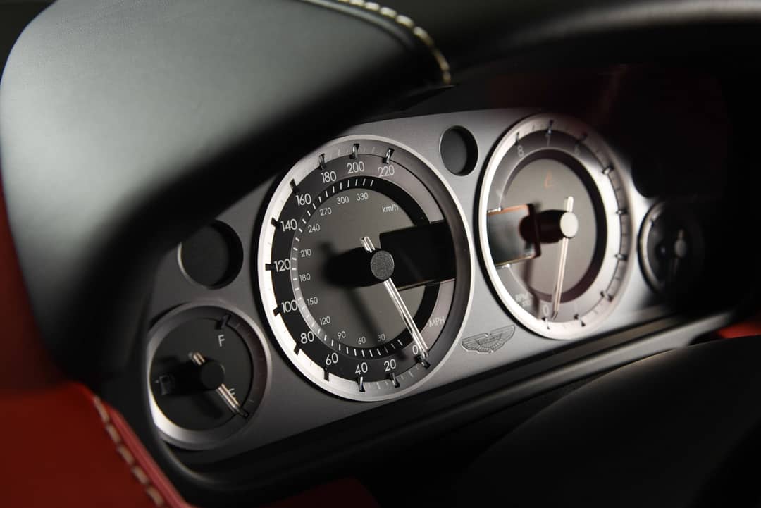 2013 Aston Martin V8 Vantage — photo 7