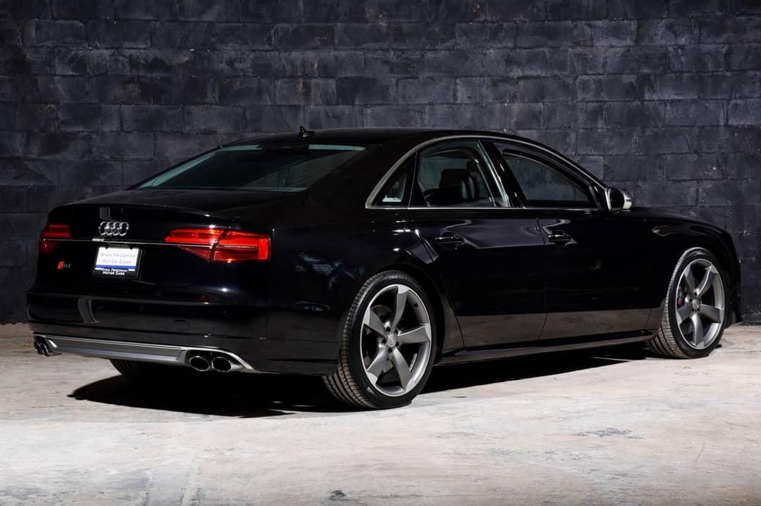 2015 Audi S8 4.0T quattro — photo 13