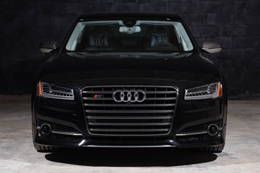 2015 Audi S8 4.0T quattro — photo 14