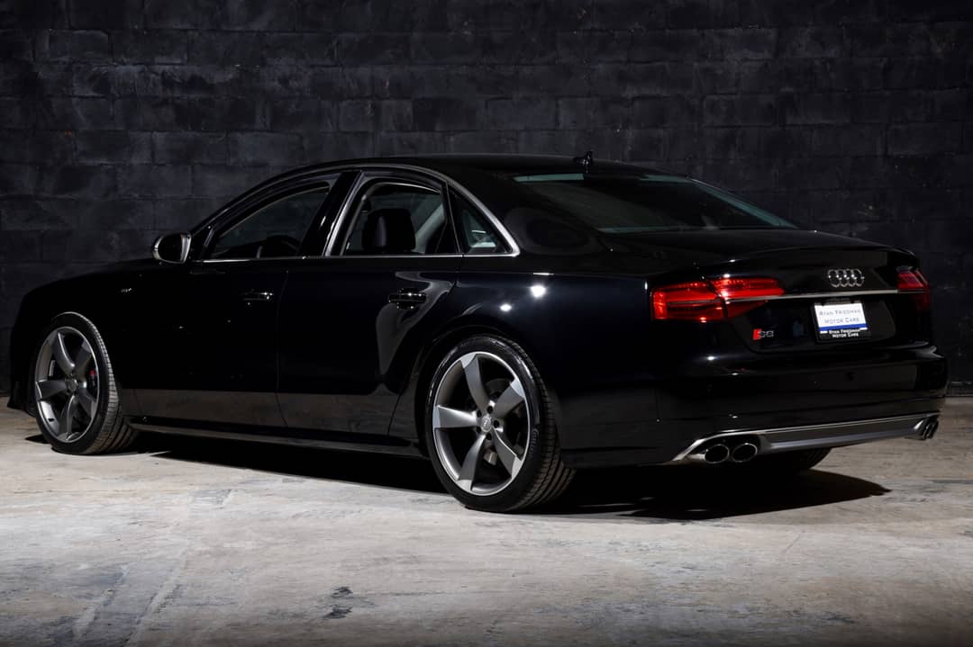 2015 Audi S8 4.0T quattro — photo 3