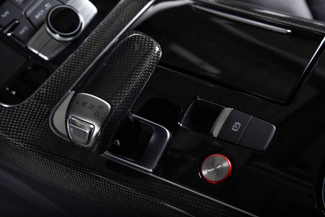 2015 Audi S8 4.0T quattro — photo 24