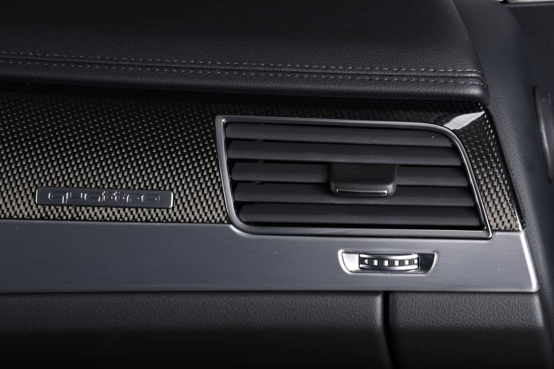 2015 Audi S8 4.0T quattro — photo 25