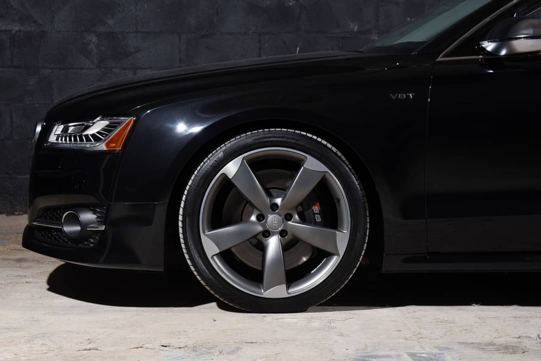 2015 Audi S8 4.0T quattro — photo 37