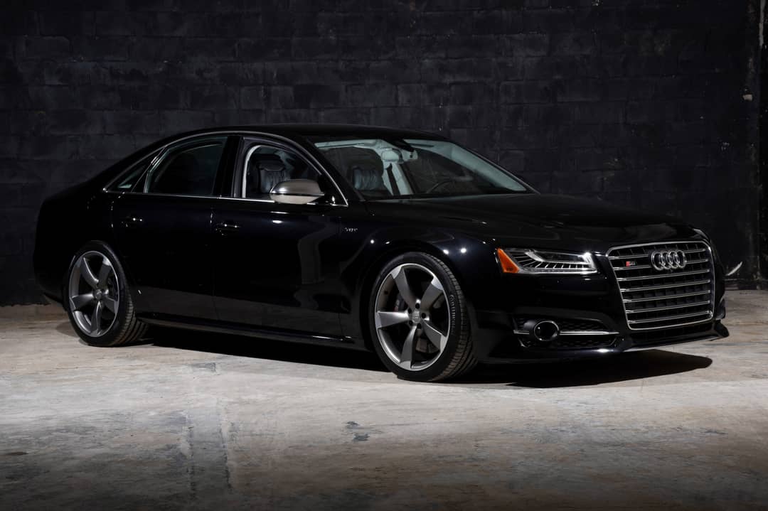 2015 Audi S8 4.0T quattro — photo 39