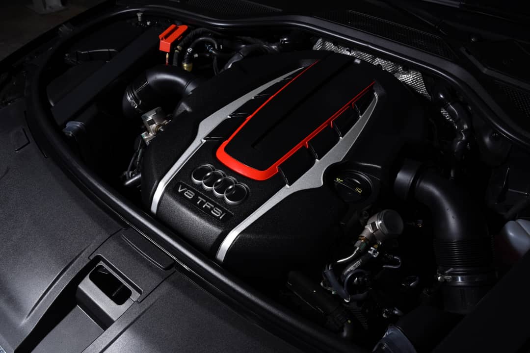 2015 Audi S8 4.0T quattro — photo 9