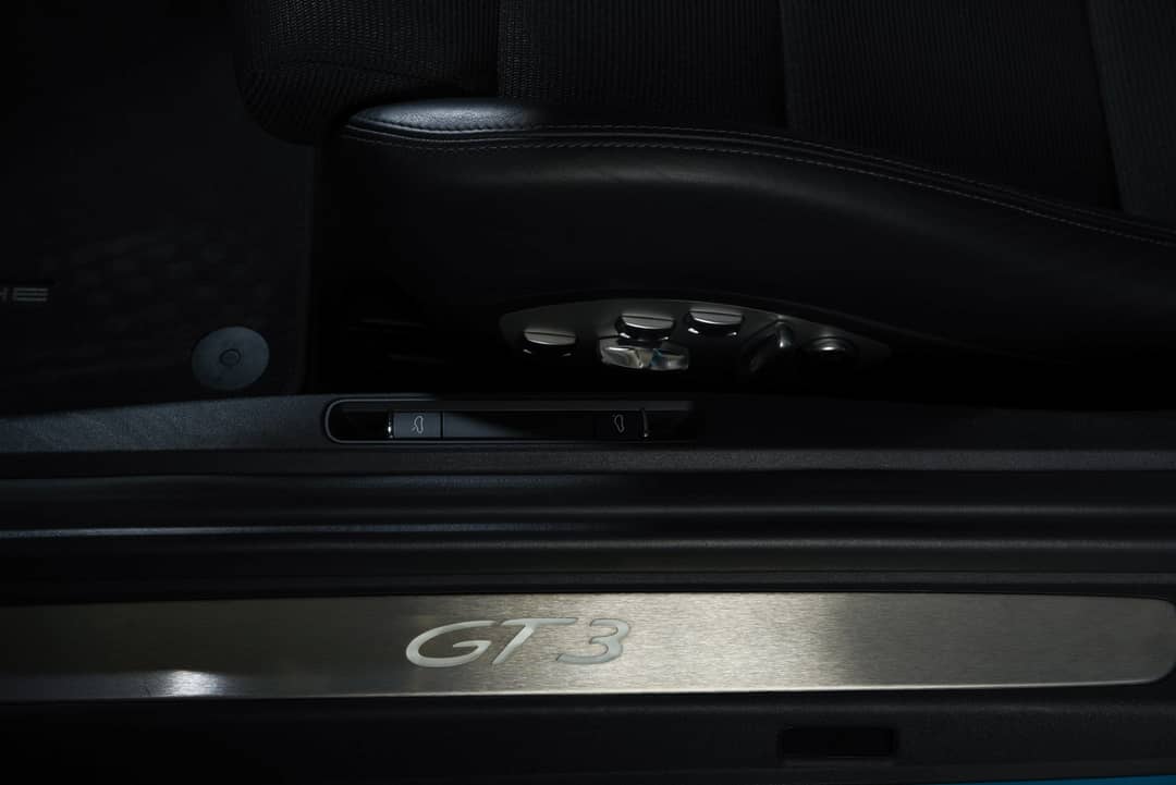 2018 Porsche 911 GT3 Touring — photo 32