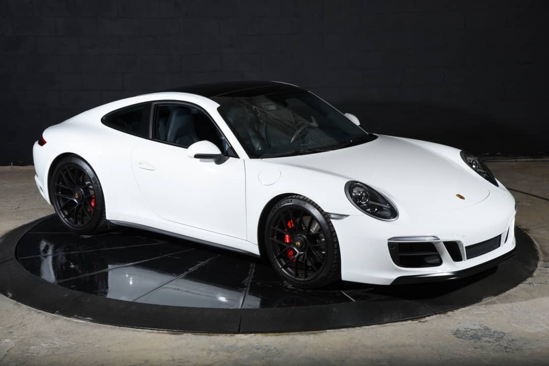 2019 Porsche 911 Carrera GTS — photo 2