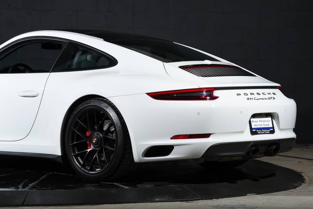 2019 Porsche 911 Carrera GTS — photo 15