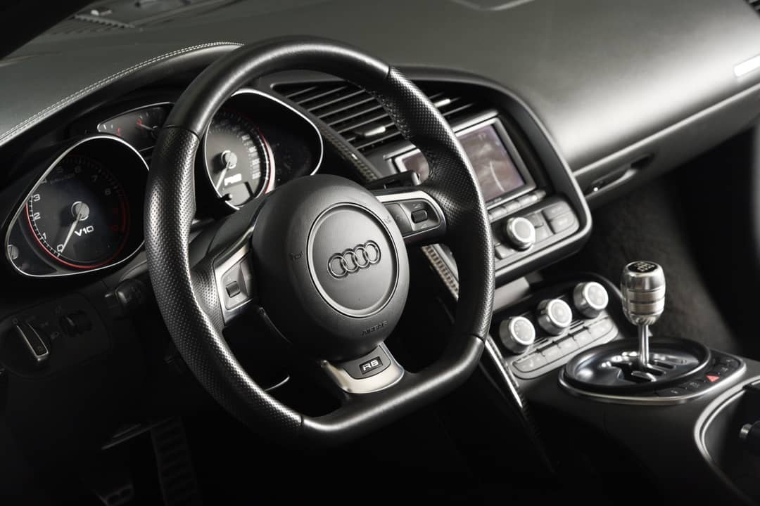 2011 Audi R8 5.2 quattro Spyder — photo 4