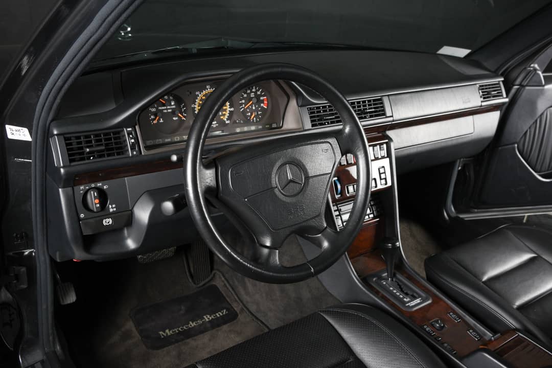 1994 Mercedes-Benz E-Class E 500 — photo 17