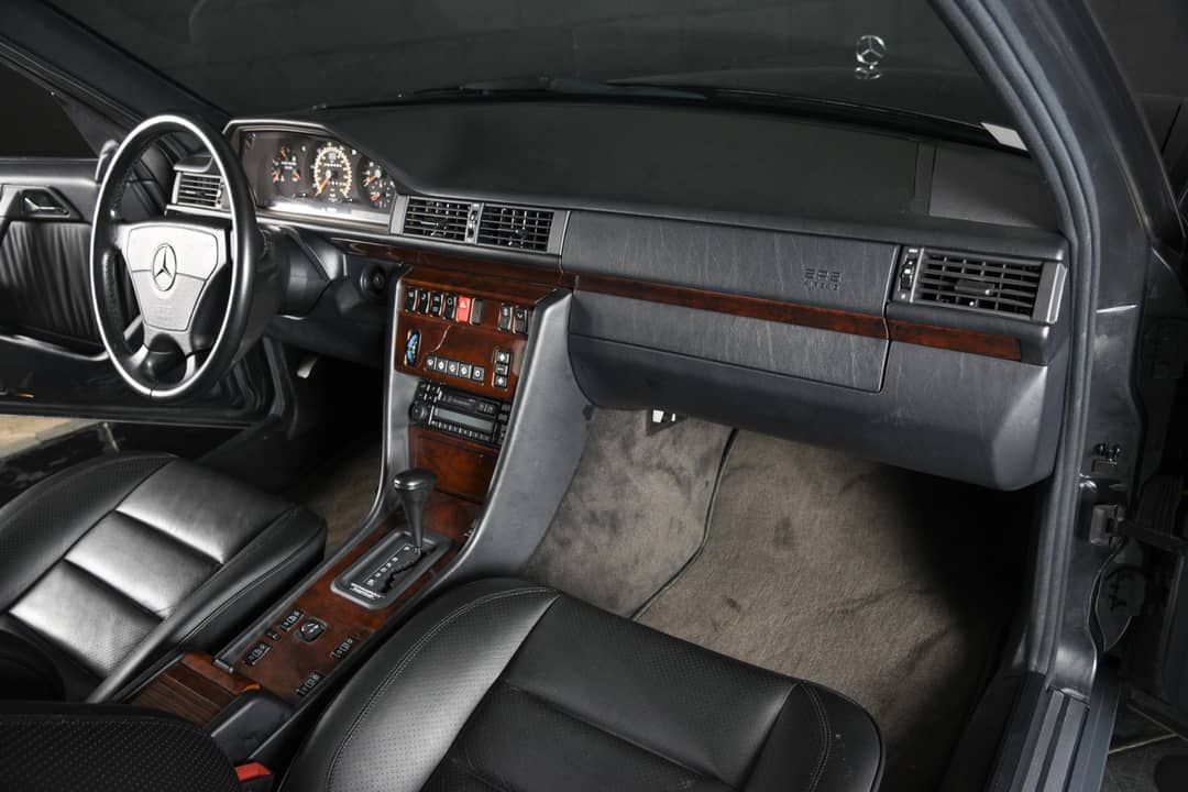 1994 Mercedes-Benz E-Class E 500 — photo 22