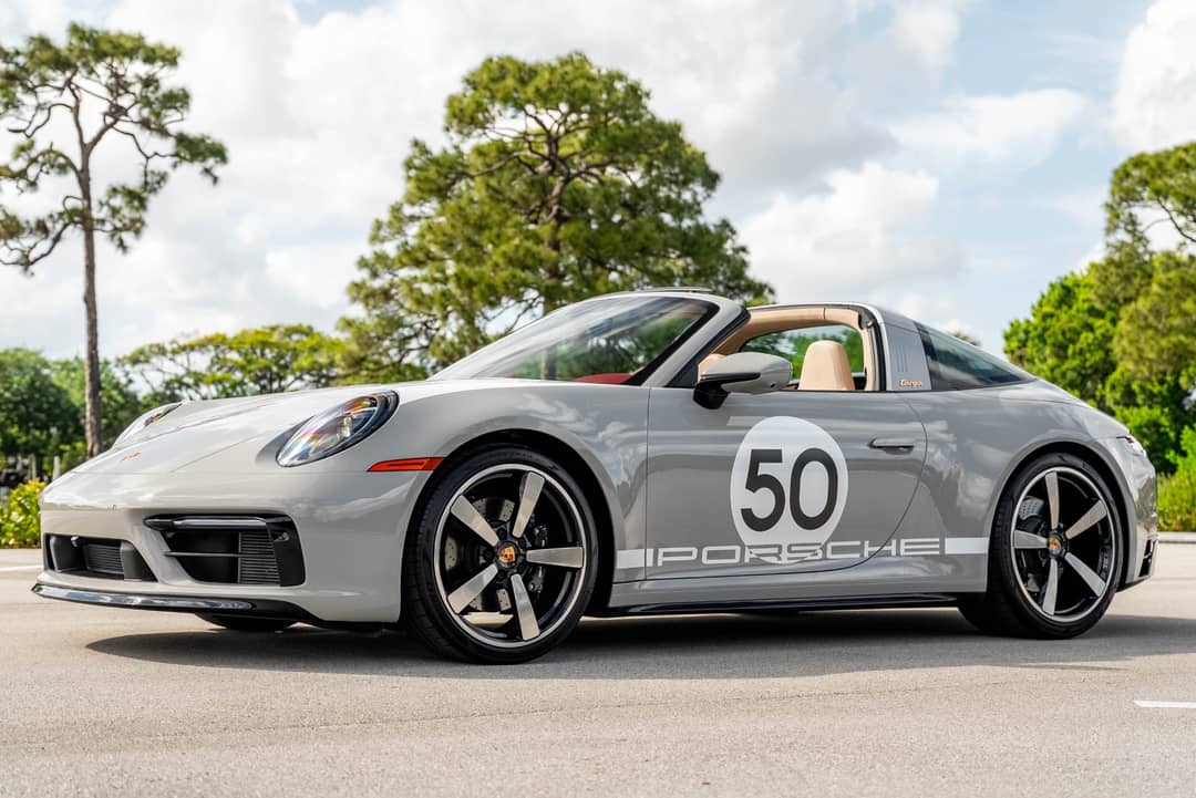 2021 Porsche 911 Targa 4S Heritage Design Edition — photo 12