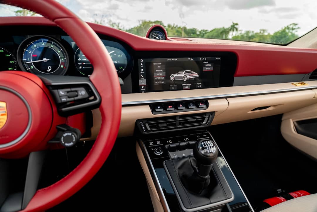 2021 Porsche 911 Targa 4S Heritage Design Edition — photo 23