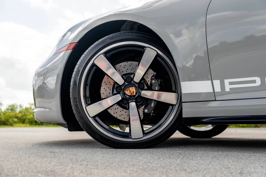 2021 Porsche 911 Targa 4S Heritage Design Edition — photo 34