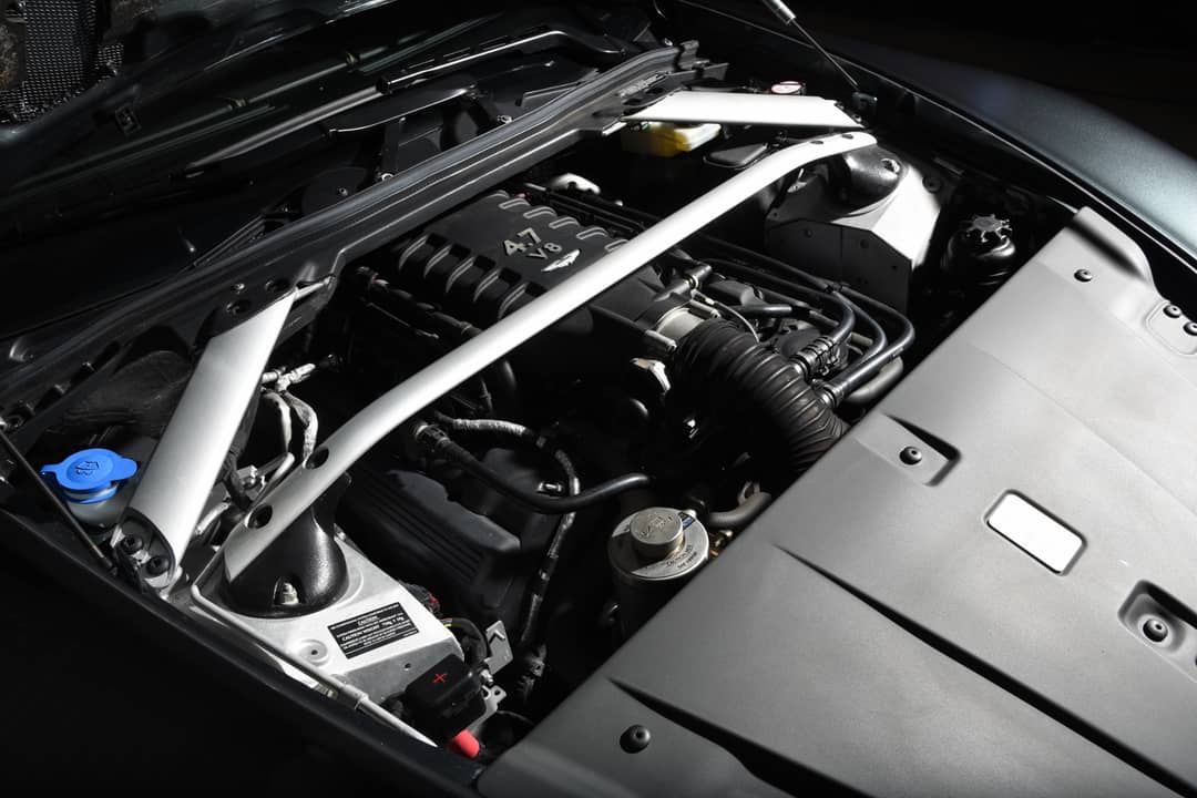 2016 Aston Martin V8 Vantage GT — photo 14