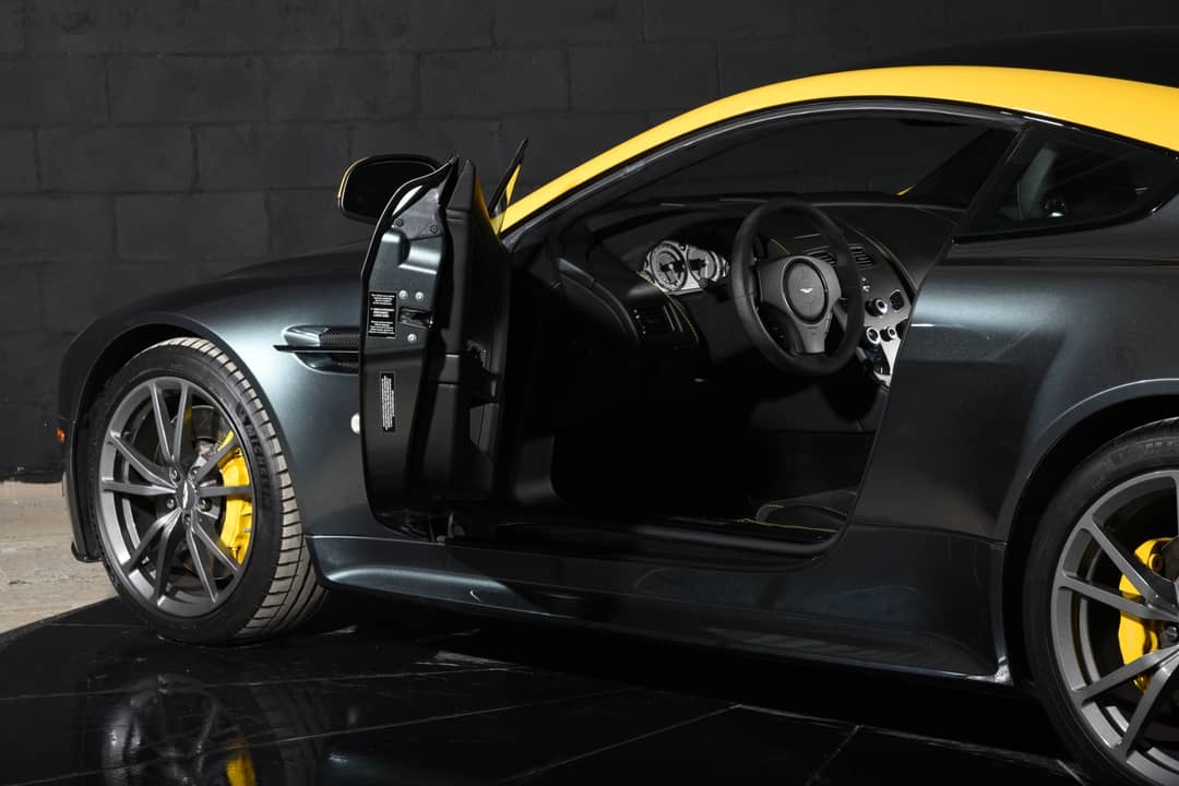 2016 Aston Martin V8 Vantage GT — photo 28