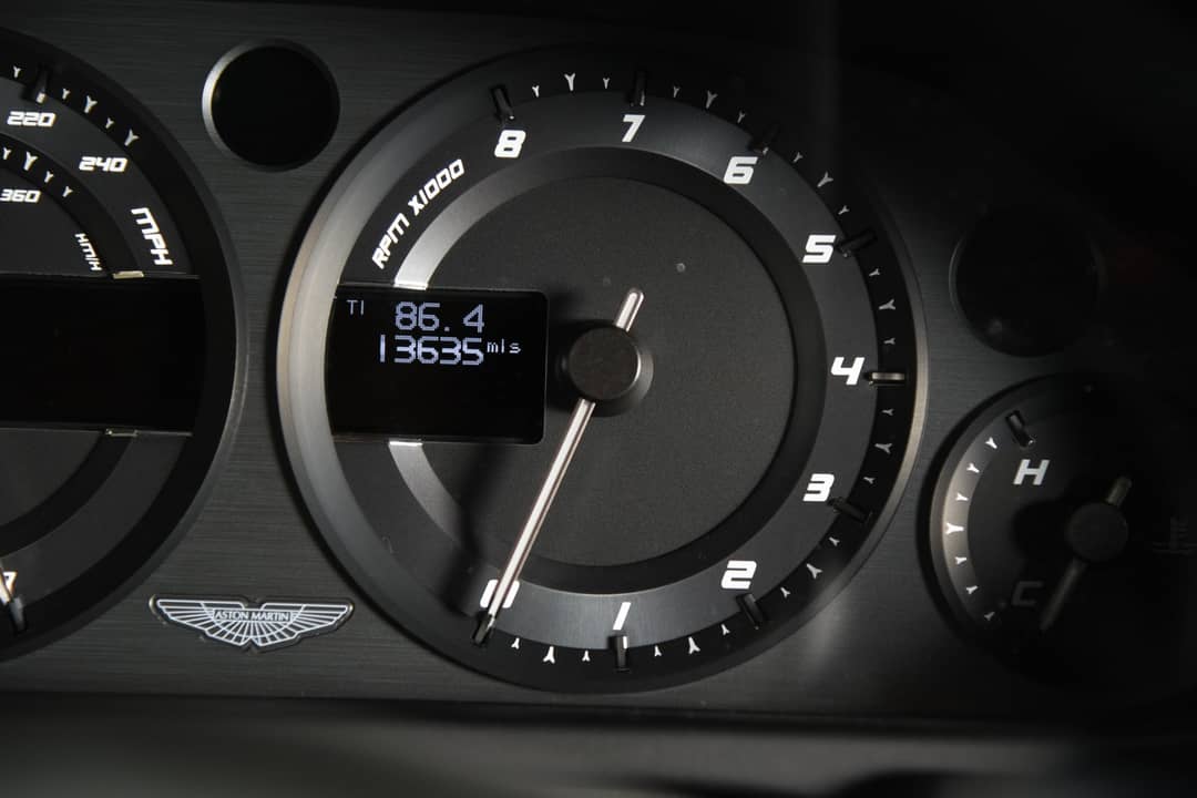 2016 Aston Martin V8 Vantage GT — photo 35