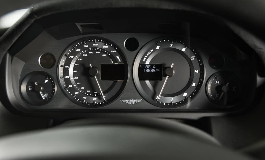 2016 Aston Martin V8 Vantage GT — photo 7