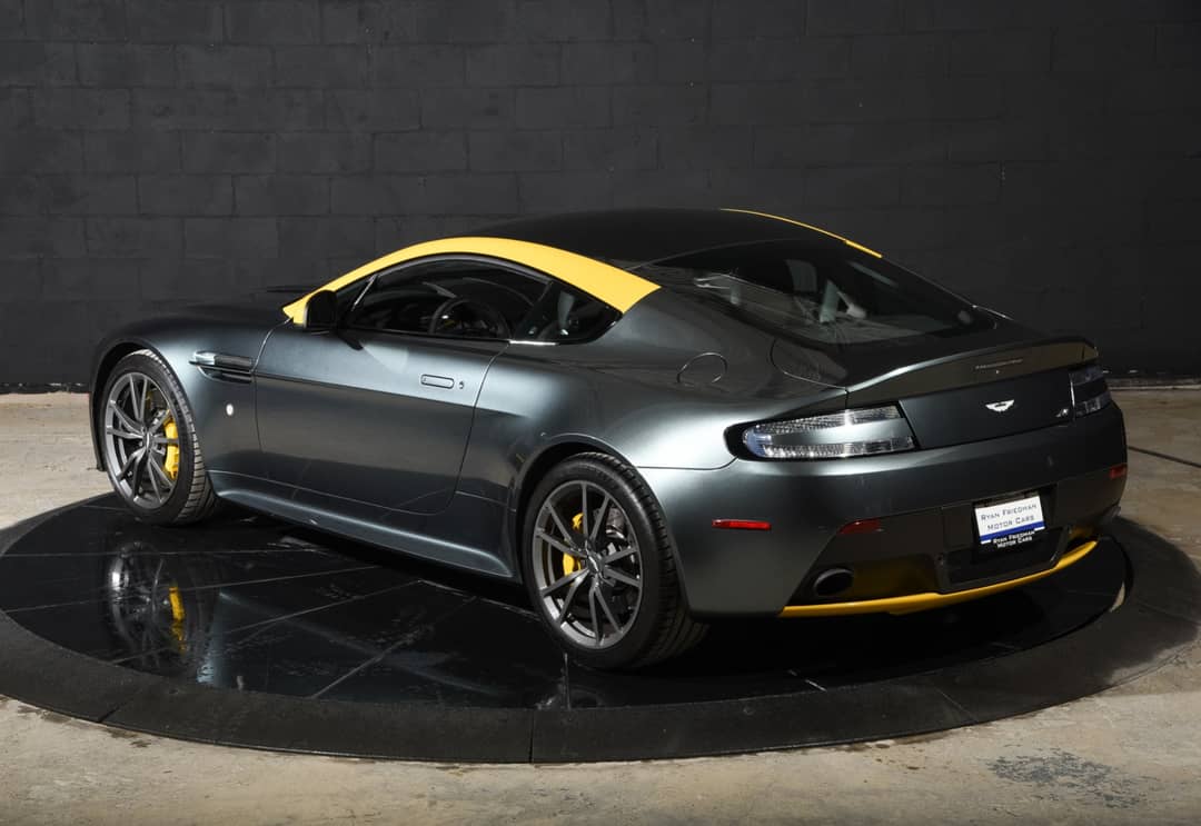 2016 Aston Martin V8 Vantage GT — photo 9