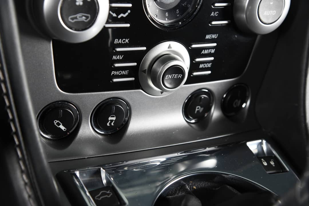 2009 Aston Martin DBS — photo 31