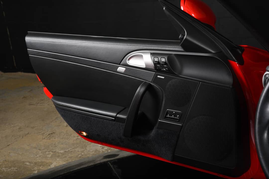 2011 Porsche 911 Carrera 4S — photo 17