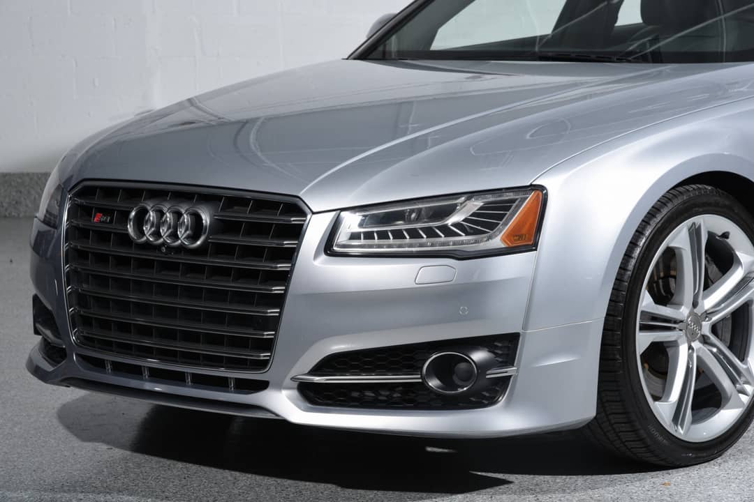 2015 Audi S8 4.0T quattro — photo 12