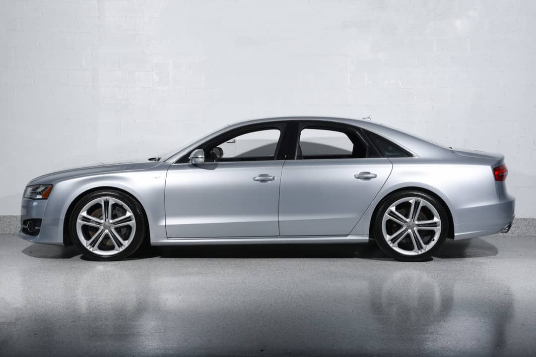 2015 Audi S8 4.0T quattro — photo 13