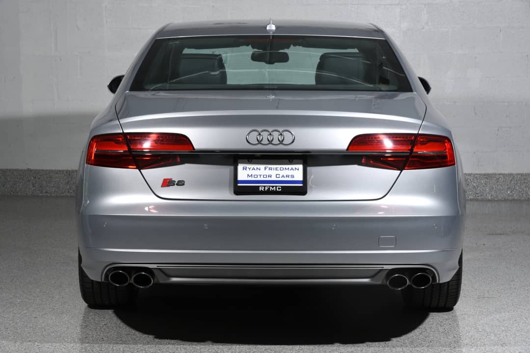 2015 Audi S8 4.0T quattro — photo 15